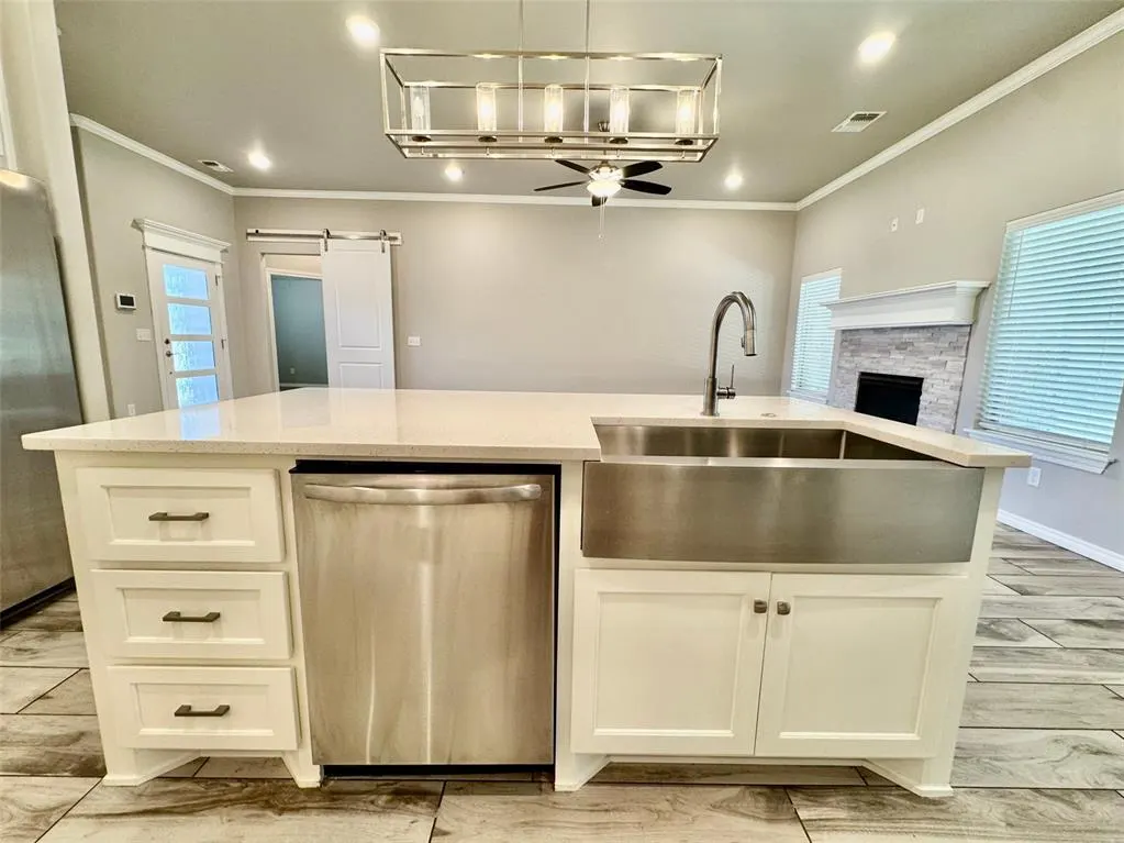 Photo 10 — 828 E Barajas Terrace, Mustang, OK 73064