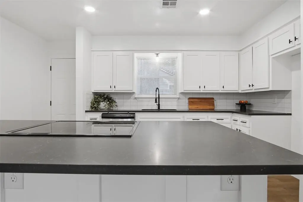 Photo 9 — 420 W Minnesota Avenue, Chickasha, OK 73018