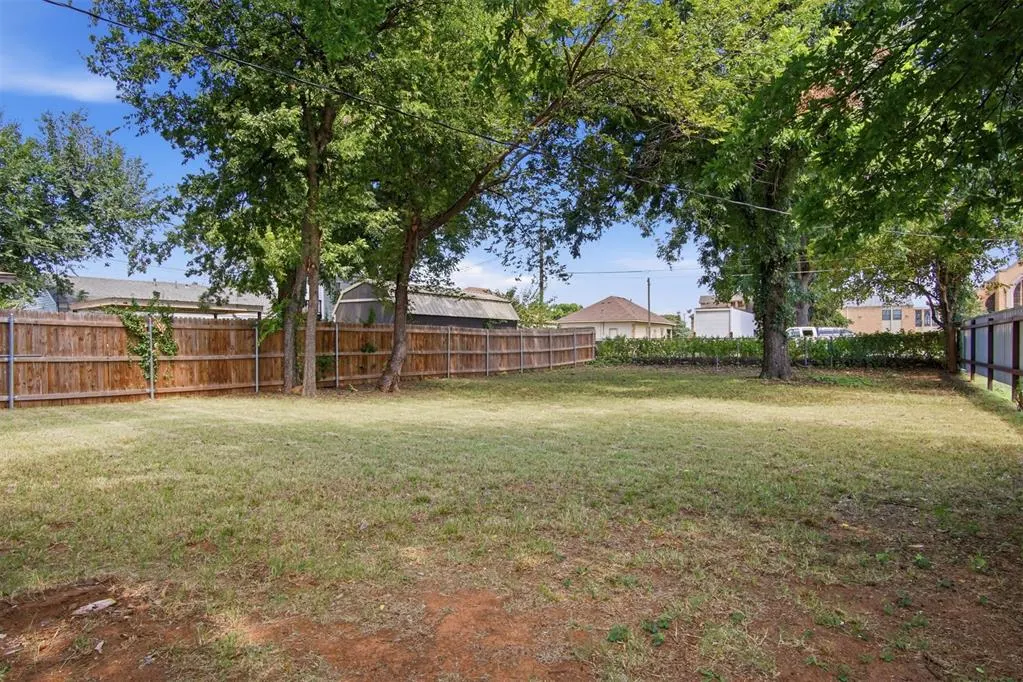 Photo 32 — 420 W Minnesota Avenue, Chickasha, OK 73018