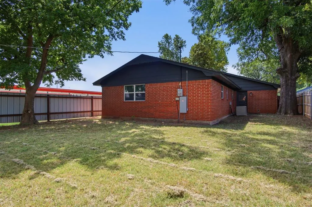 Photo 34 — 420 W Minnesota Avenue, Chickasha, OK 73018
