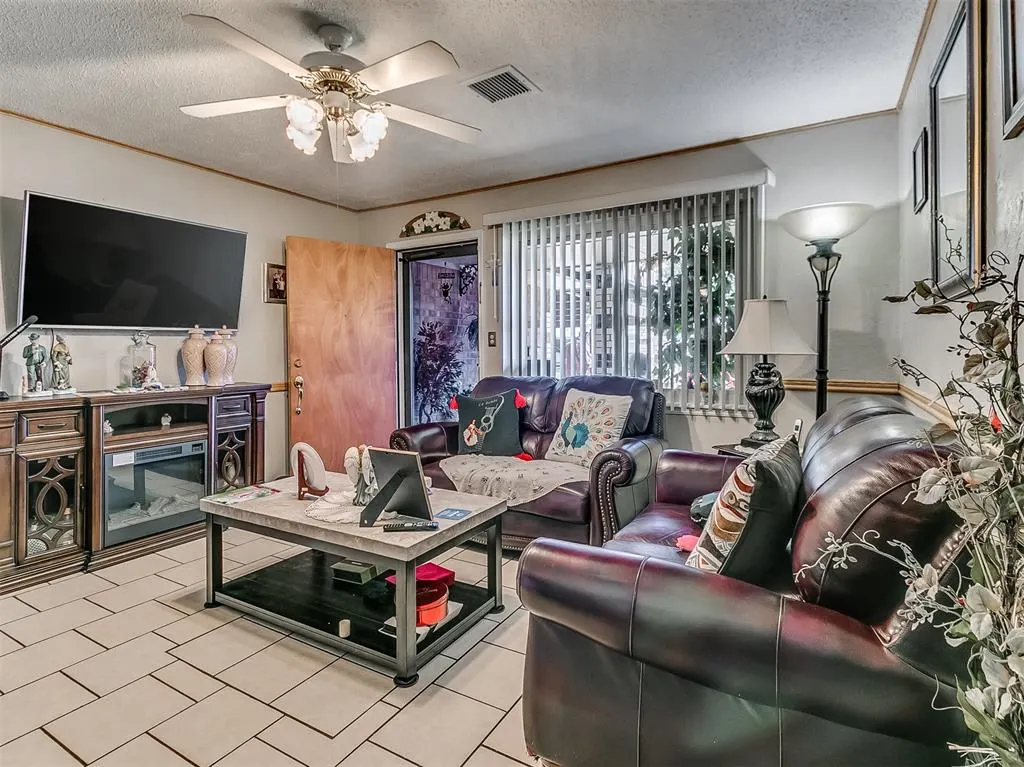 Photo 4 — 2612 SW 71st Street, Oklahoma City, OK 73159
