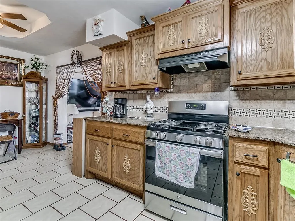 Photo 9 — 2612 SW 71st Street, Oklahoma City, OK 73159