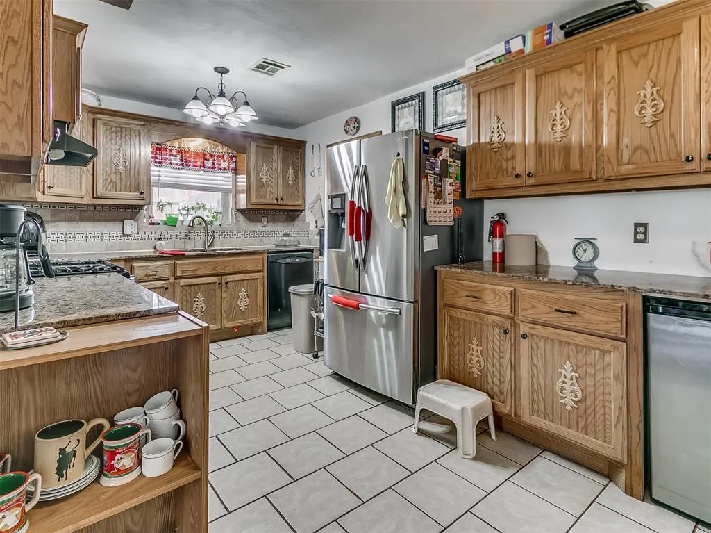 Photo 10 — 2612 SW 71st Street, Oklahoma City, OK 73159