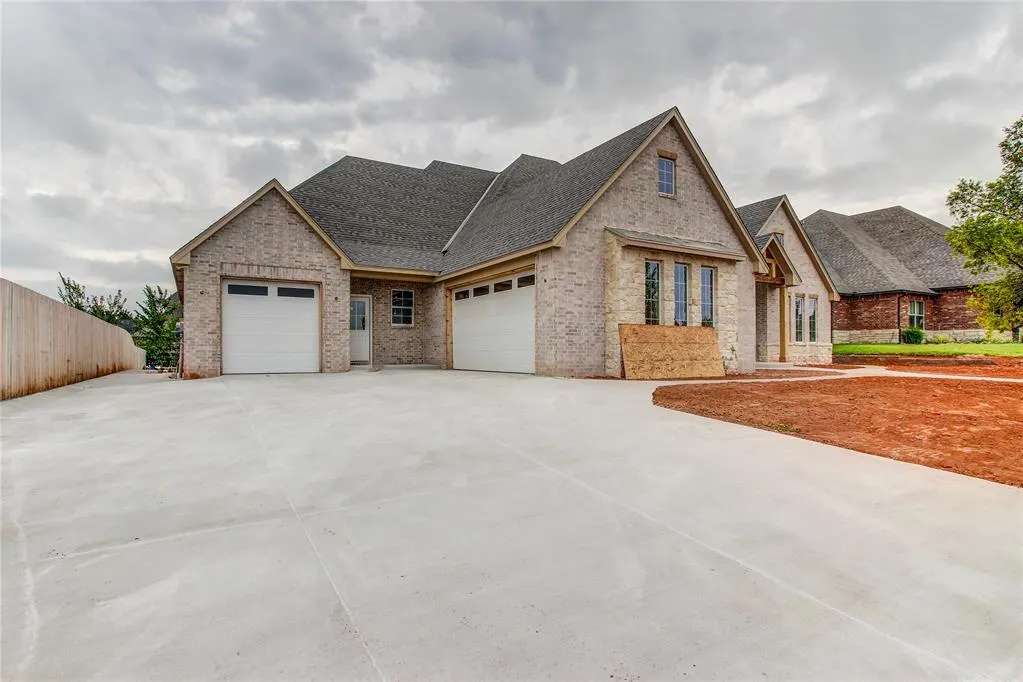 Photo 6 — 1913 Providence Drive, Norman, OK 73071