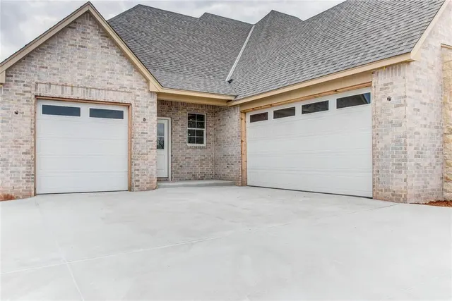 Photo 7 — 1913 Providence Drive, Norman, OK 73071