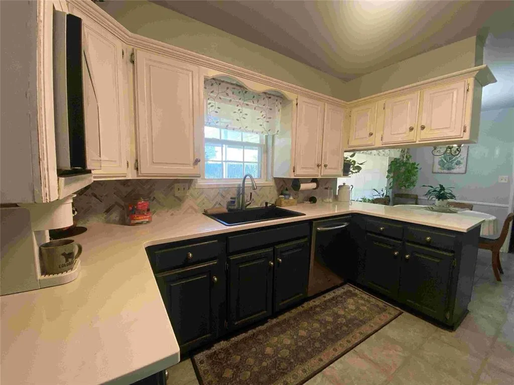 Photo 11 — 2313 NW 112th Terrace, Oklahoma City, OK 73120