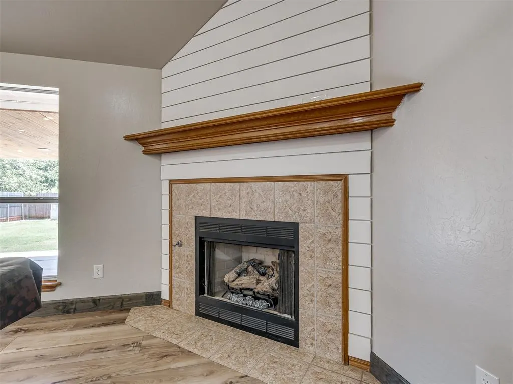 Photo 17 — 825 Oak Creek Drive, Moore, OK 73160