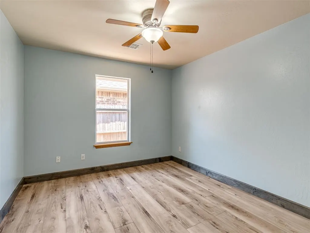 Photo 33 — 825 Oak Creek Drive, Moore, OK 73160