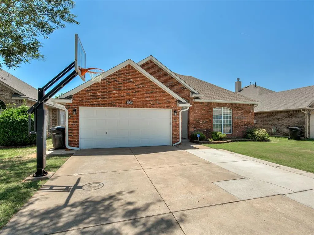 Photo 47 — 825 Oak Creek Drive, Moore, OK 73160