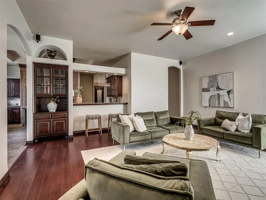 Photo 8 — 17008 Platinum Lane, Edmond, OK 73012