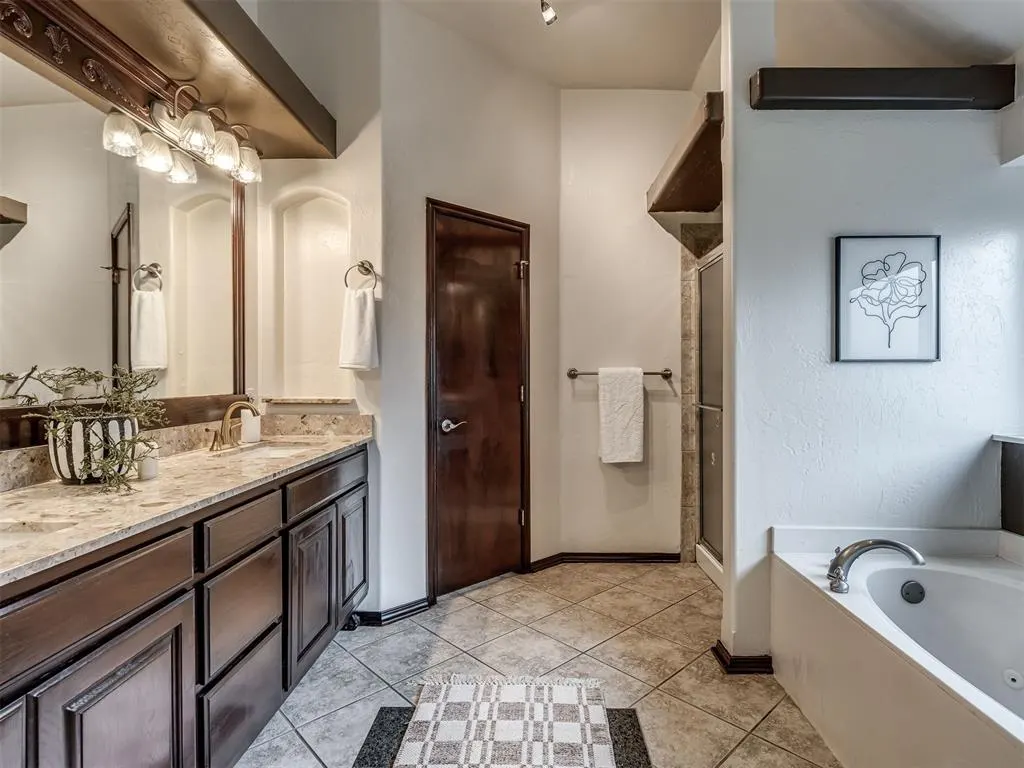 Photo 22 — 17008 Platinum Lane, Edmond, OK 73012