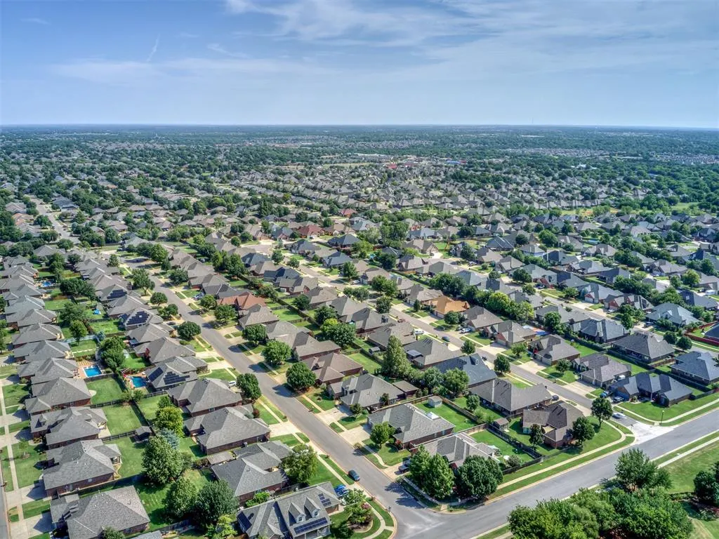 Photo 47 — 17008 Platinum Lane, Edmond, OK 73012