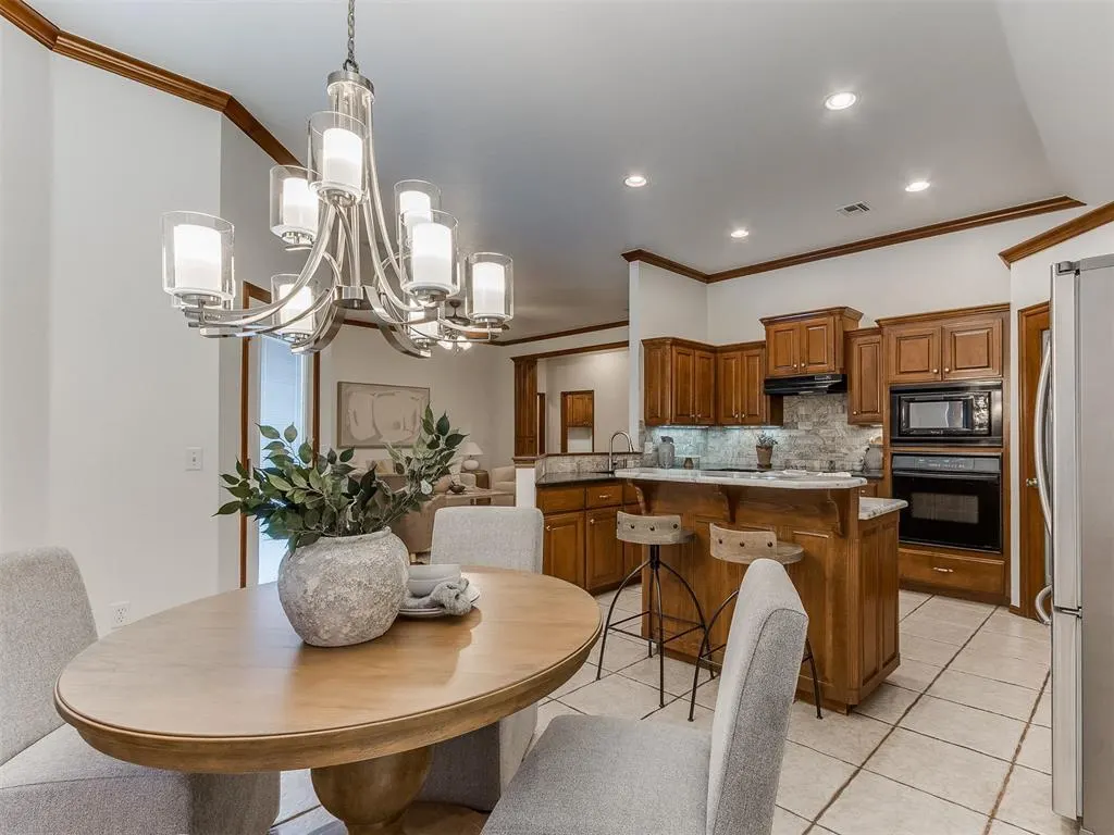 Photo 16 — 10604 NW 38th Street, Yukon, OK 73099