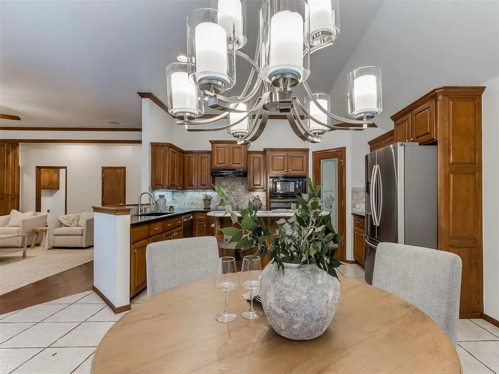 Photo 18 — 10604 NW 38th Street, Yukon, OK 73099