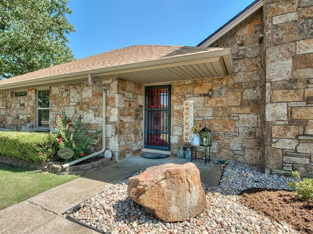 Photo 6 — 4 Cedar Lake Lane, Goldsby, OK 73093
