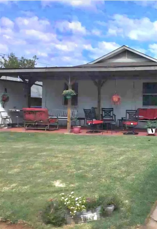 Front exterior — 8 Baker Street, Asher, OK 74826
