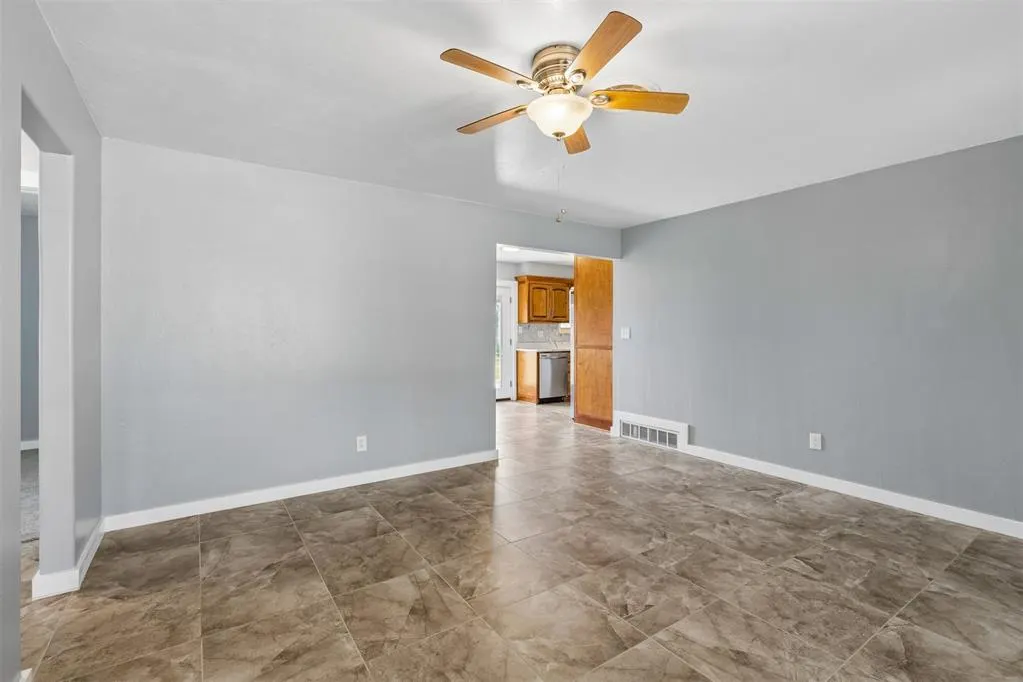 Photo 9 — 3624 SE 27th Street, Oklahoma City, OK 73115