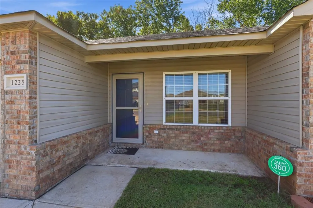 Photo 5 — 1225 Ironstone Drive, Noble, OK 73068