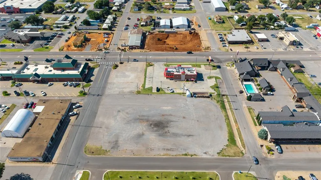 Photo 10 — 600 E Kansas Street, Weatherford, OK 73096