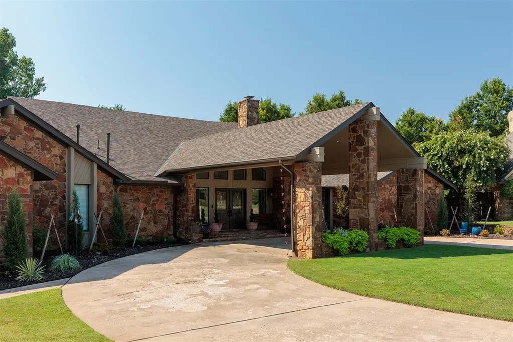 Photo 7 — 1530 Spring Creek Drive, Yukon, OK 73099