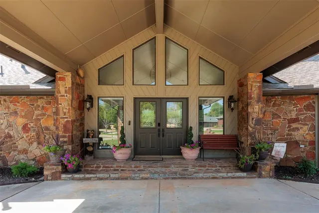 Photo 8 — 1530 Spring Creek Drive, Yukon, OK 73099