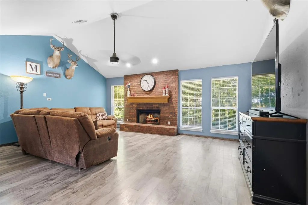 Photo 4 — 127 Tanglewood Drive, Pauls Valley, OK 73075