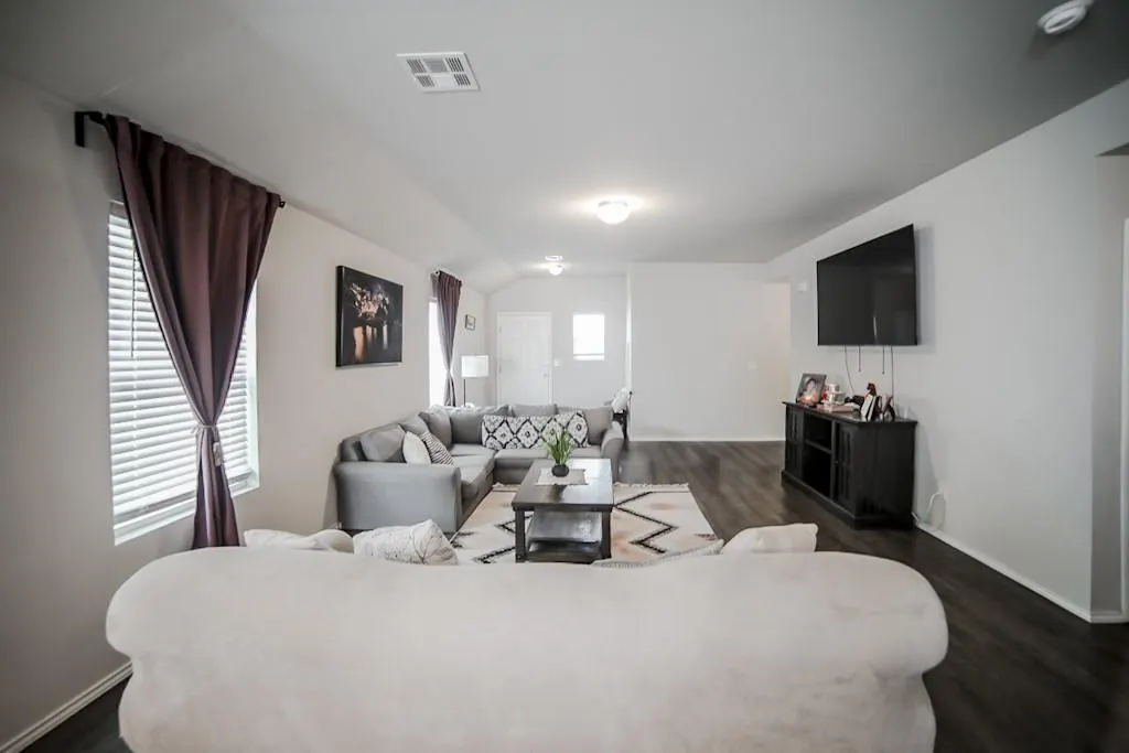 Photo 12 — 11637 Jude Way, Yukon, OK 73099