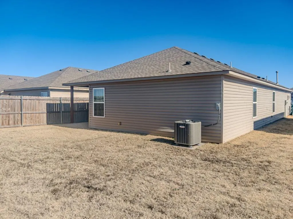 Photo 43 — 11637 Jude Way, Yukon, OK 73099