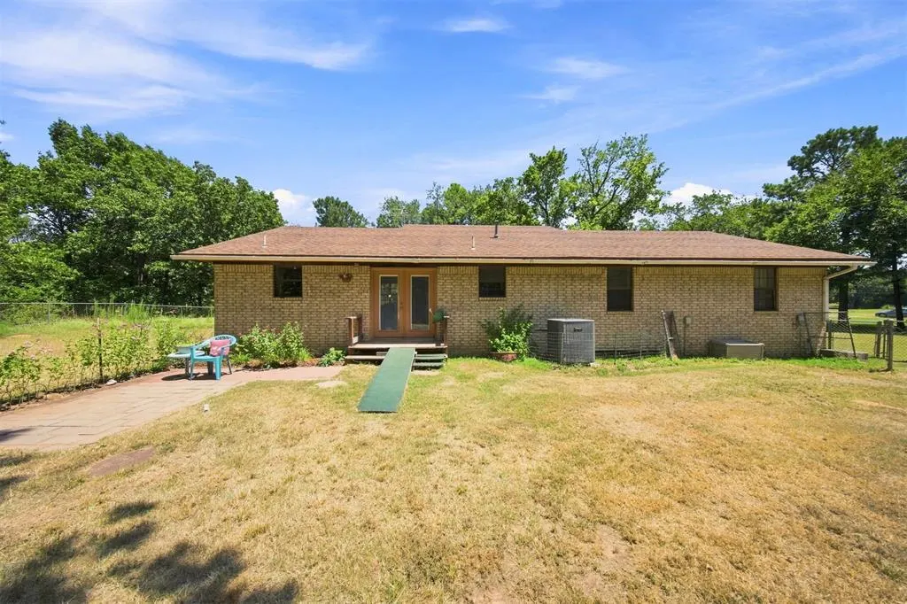 Photo 24 — 662 S Range Road, McLoud, OK 74851