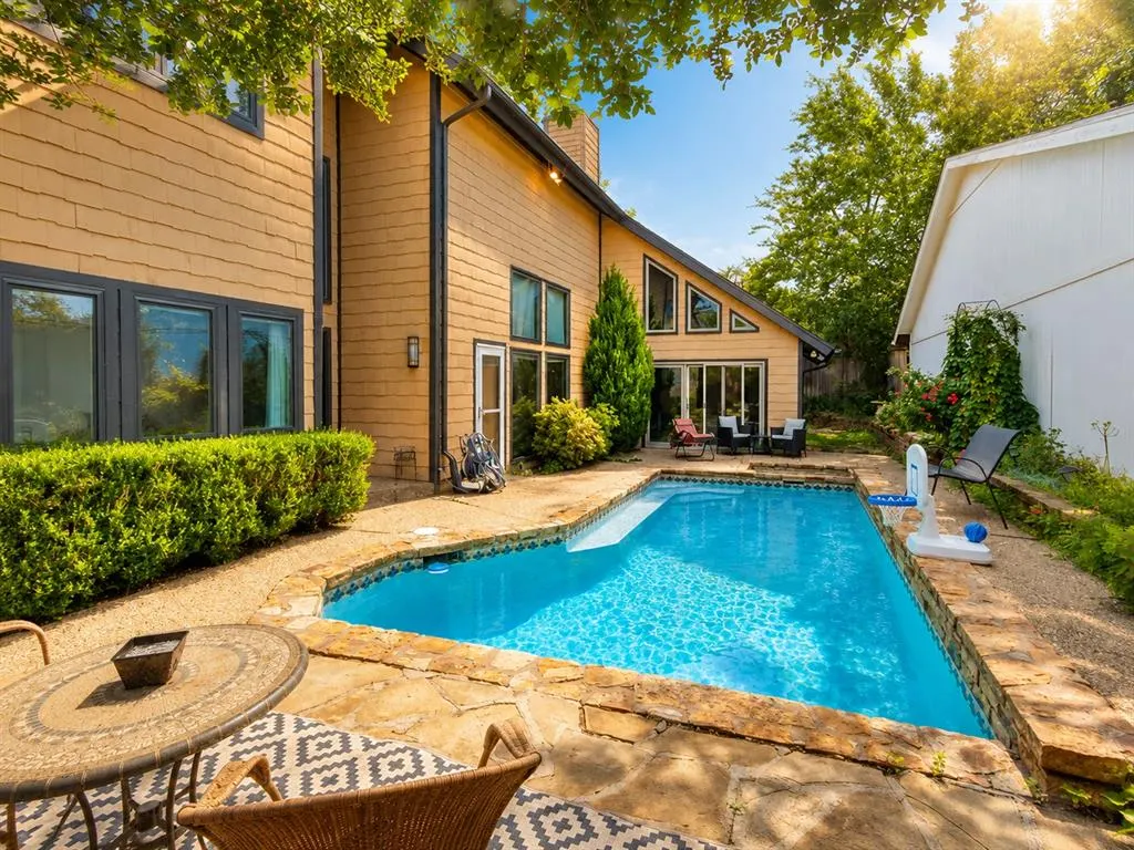 Front exterior — 1615 Fox Hollow Ridge, Oklahoma City, OK 73131