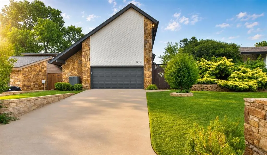 Photo 3 — 1615 Fox Hollow Ridge, Oklahoma City, OK 73131