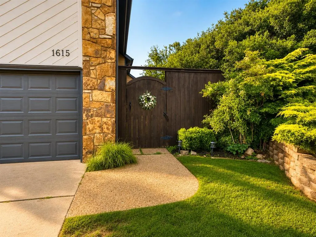 Photo 4 — 1615 Fox Hollow Ridge, Oklahoma City, OK 73131