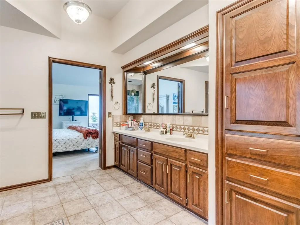 Photo 27 — 1615 Fox Hollow Ridge, Oklahoma City, OK 73131