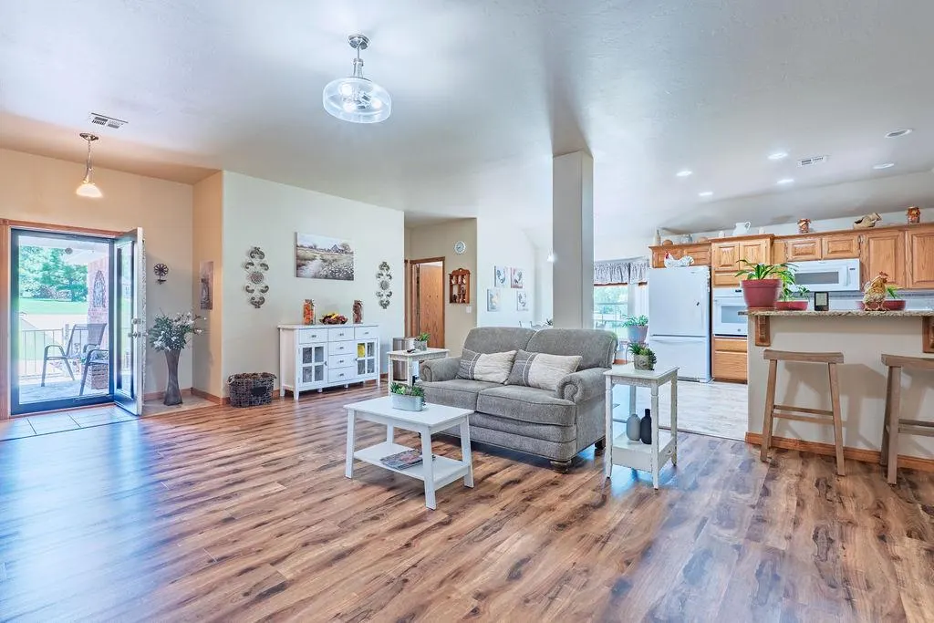 Photo 11 — 44730 Whispering Oaks Drive, Shawnee, OK 74804