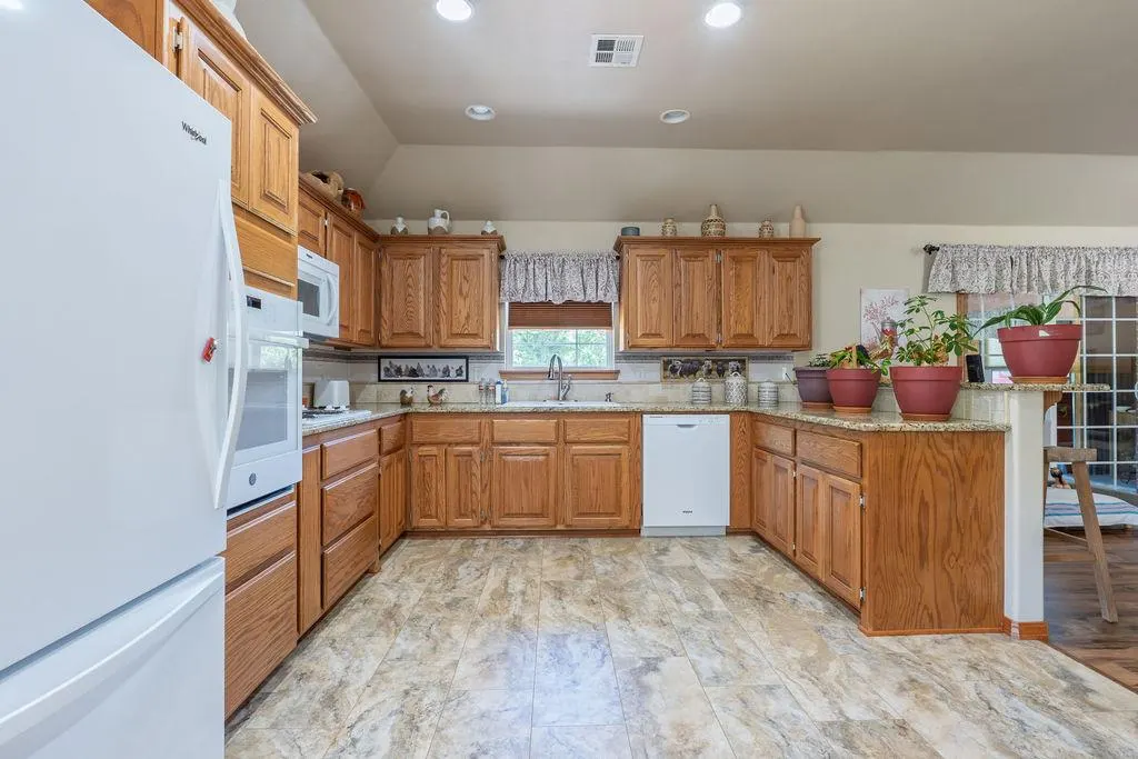 Photo 13 — 44730 Whispering Oaks Drive, Shawnee, OK 74804