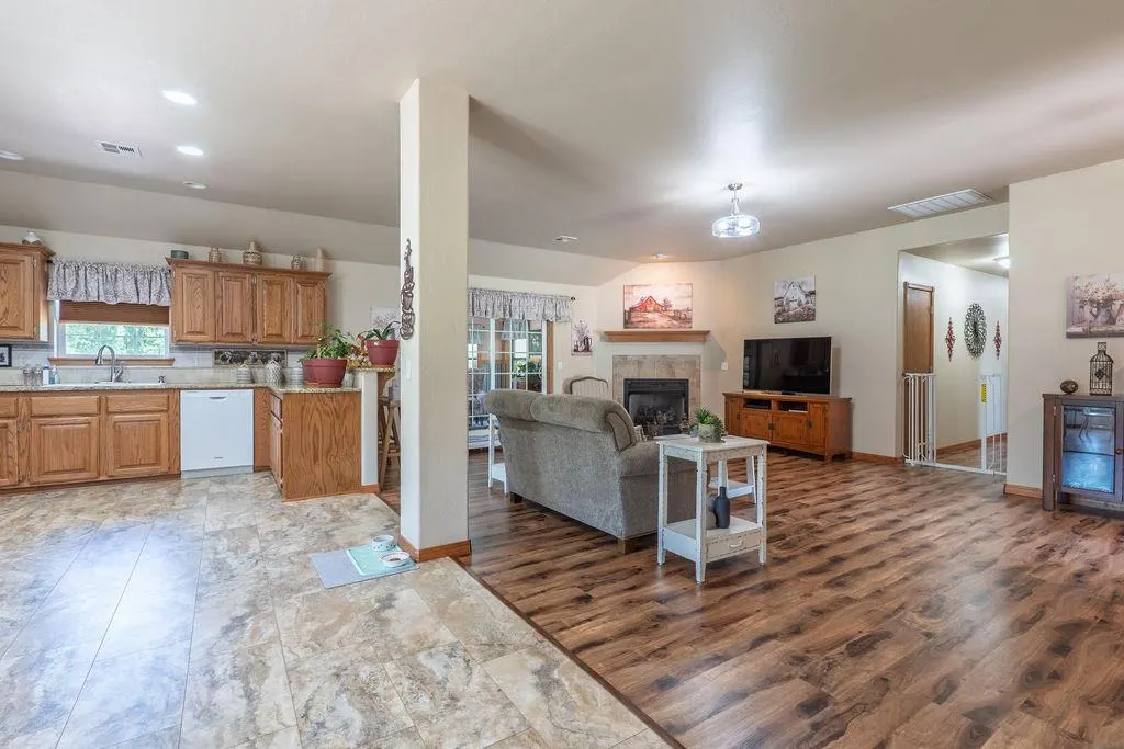 Photo 16 — 44730 Whispering Oaks Drive, Shawnee, OK 74804