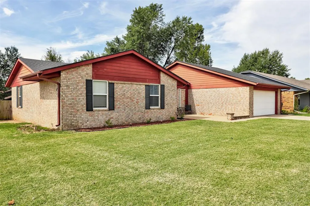 Photo 3 — 2134 Jazzman Drive, Norman, OK 73071