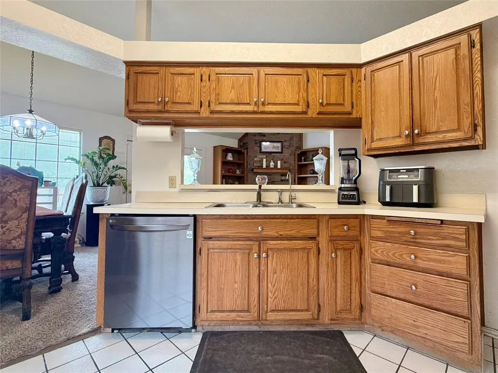 Photo 7 — 7913 NW 84th Street, Oklahoma City, OK 73132