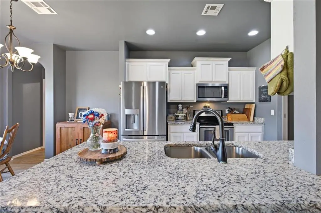 Photo 15 — 1301 Hillside Terrace, Blanchard, OK 73010