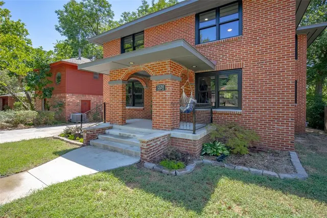 Photo 4 — 1320 Classen Boulevard, Norman, OK 73071