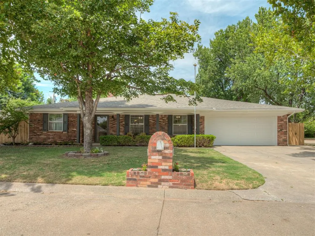 Front exterior — 800 Kouba Drive, Yukon, OK 73099