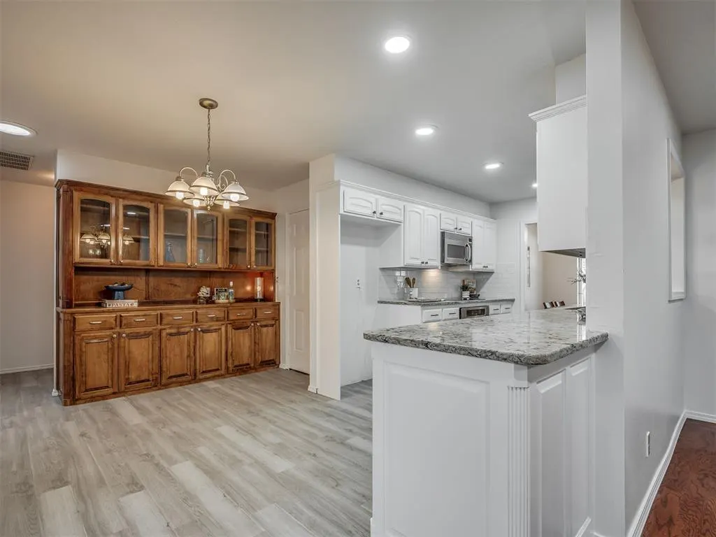 Photo 10 — 800 Kouba Drive, Yukon, OK 73099