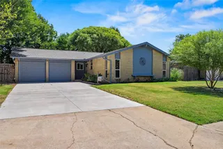 Sold home at 725 Ranchoak Drive