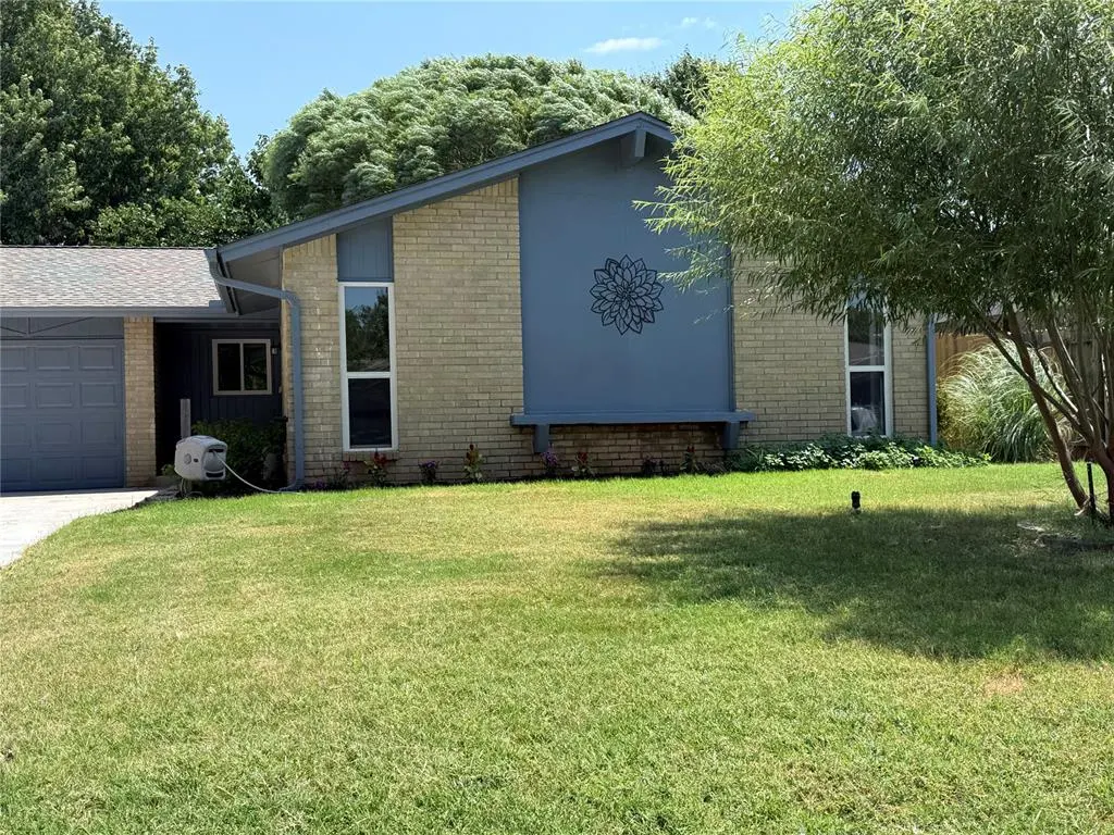 Photo 4 — 725 Ranchoak Drive, Yukon, OK 73099