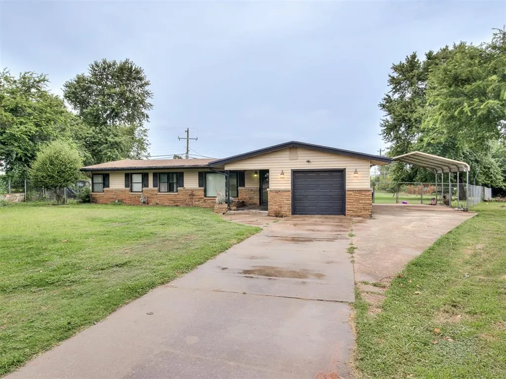 Photo 2 — 7101 Hilltop Court, Oklahoma City, OK 73110