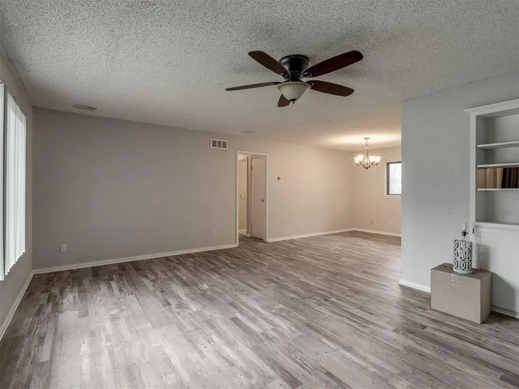 Photo 5 — 7101 Hilltop Court, Oklahoma City, OK 73110