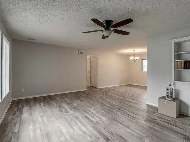 Photo 5 — 7101 Hilltop Court, Oklahoma City, OK 73110