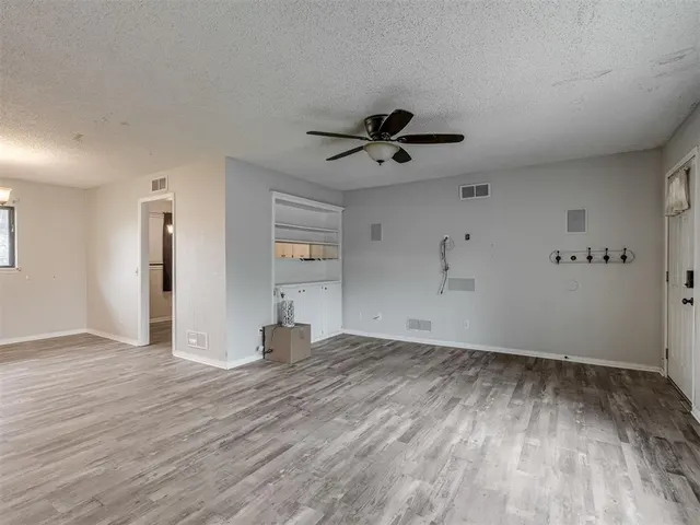 Photo 7 — 7101 Hilltop Court, Oklahoma City, OK 73110