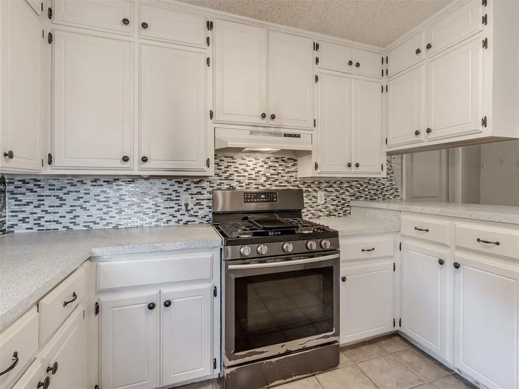 Photo 11 — 7101 Hilltop Court, Oklahoma City, OK 73110