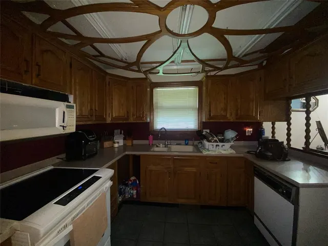 Photo 6 — 912 S Thompson Avenue, Cushing, OK 74023